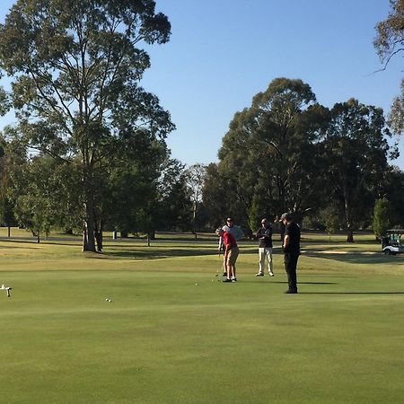 Moama Central Motel Echuca Eksteriør billede